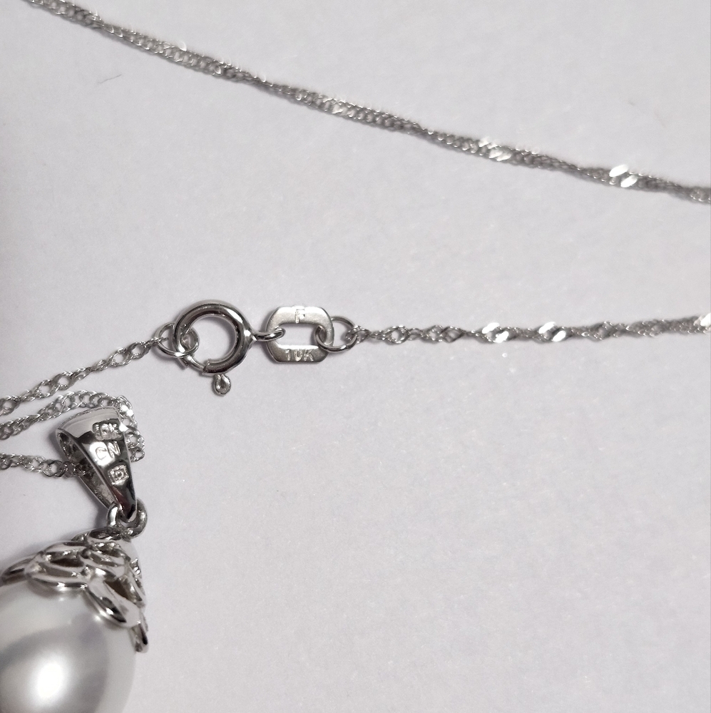 10K Gold White Pearl Teardrop Pendant & Chain Necklace NEW - Picture 7 of 11